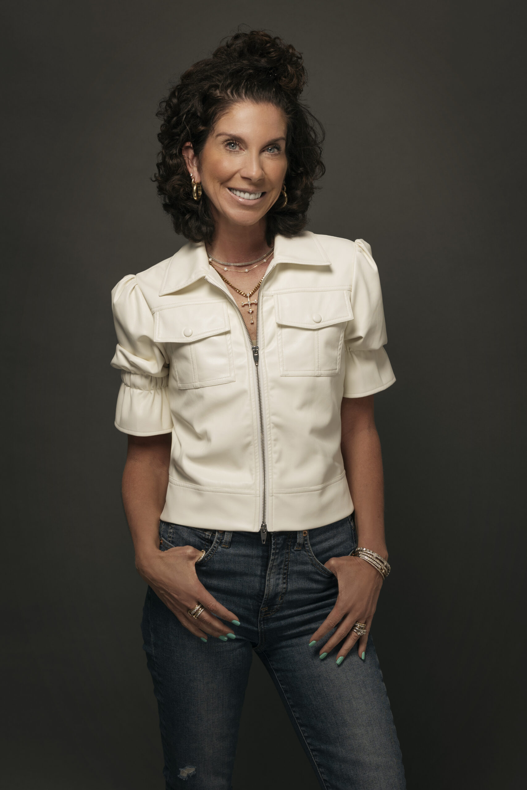 Headshot of Amy White